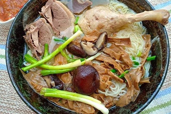#.FRESH DUCK & BAMBOO-SHOOTS VERMICELLI SOUP-鴨竹筍粉絲-BÚN MĂNG GỎI VỊT